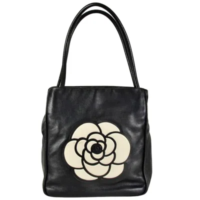 Pre-owned Chanel Camellia Black White Leather Tote Bag () In Multi