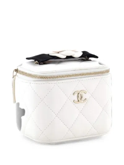 Pre-owned Chanel Camellia Bow Vanity Case With Chain Quilted Lambskin Mini Crossbody Bag In White