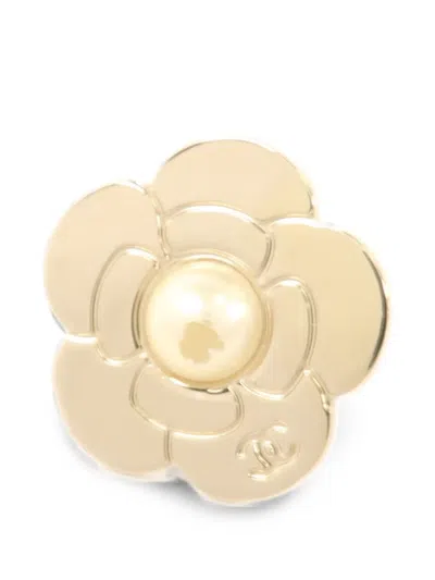 Pre-owned Chanel Camellia Cc Earrings In Gold