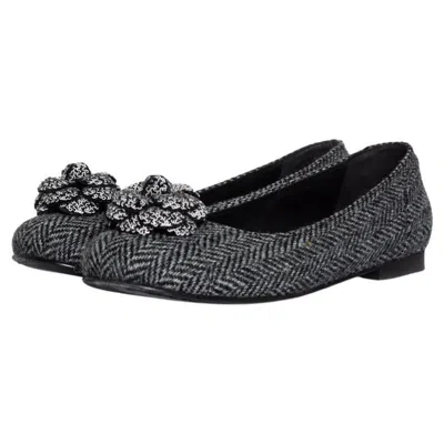 Pre-owned Chanel , Camellia Flats In Grey Fishbone In Gray