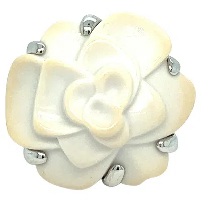 Pre-owned Chanel Camellia White Rose Gold Ring