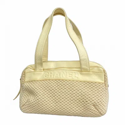 Pre-owned Chanel Canvas Leather Handbag () In White