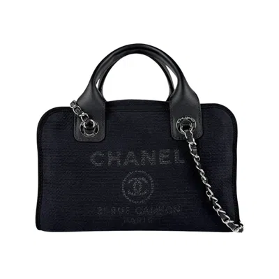 Pre-owned Chanel Canvas Leather Handbag Shoulder Bag () In Black