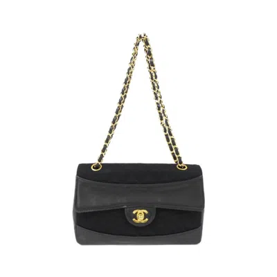 Pre-owned Chanel Canvas Leather Shoulder Bag () In Black