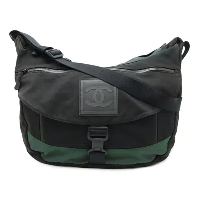 Pre-owned Chanel Canvas Nylon Shoulder Bag () In Multi