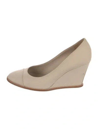 Pre-owned Chanel Canvas Pumps In Neutral