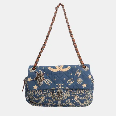 Pre-owned Chanel Canvas Tasche Paris-dallas Bandana Medium Blau & Beige Gesteppte Classic Flap Bag In Blue