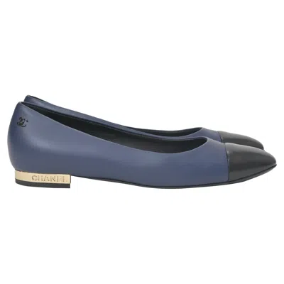 Pre-owned Chanel Cap Toe Flats In Blue And Black Leather