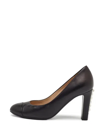 Pre-owned Chanel Cap-toe Cc Pearl Pumps In Black