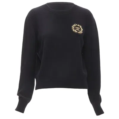 Pre-owned Chanel Cashmere Blend Bead Pearl Cc Embellished Badge Sweater In Black