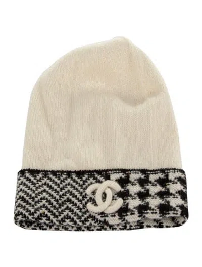Pre-owned Chanel Cashmere Cc Beanie In Neutral