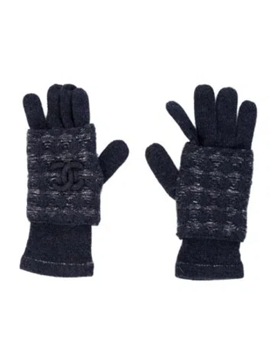 Pre-owned Chanel Cashmere Cc Glove Set In Blue