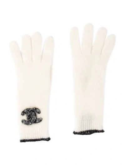 Pre-owned Chanel Cashmere Cc Gloves In Metallic/neutrals