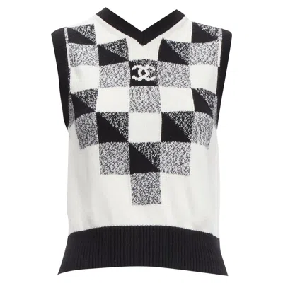 Pre-owned Chanel Cashmere Graphic Check Cc Logo Sweater Vest In Black