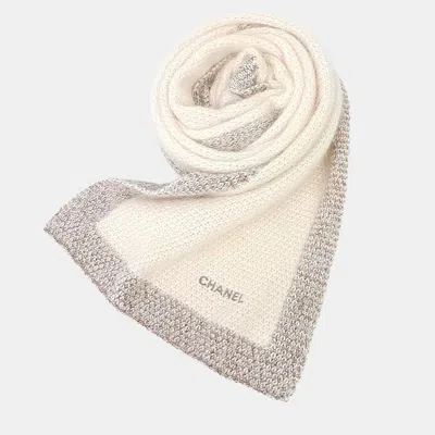 Pre-owned Chanel Cashmere Wool Ivory Scarf In Cream