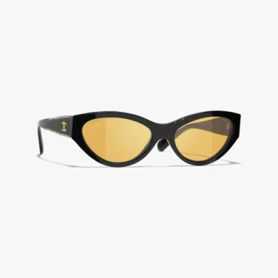 Chanel Cat Eye Sunglasses In Black