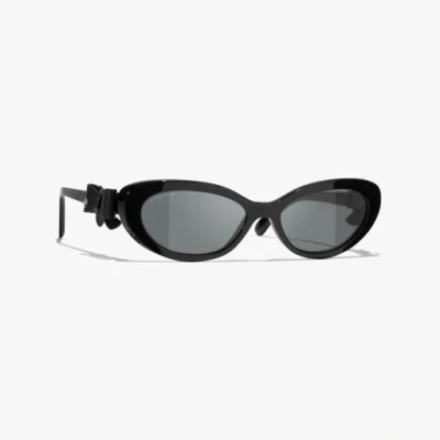 Chanel Cat Eye Sunglasses In Black