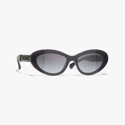 Chanel Cat Eye Sunglasses In Black