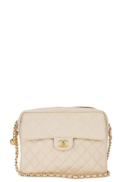 Pre-owned Chanel Large Pocket Camera Bagin White