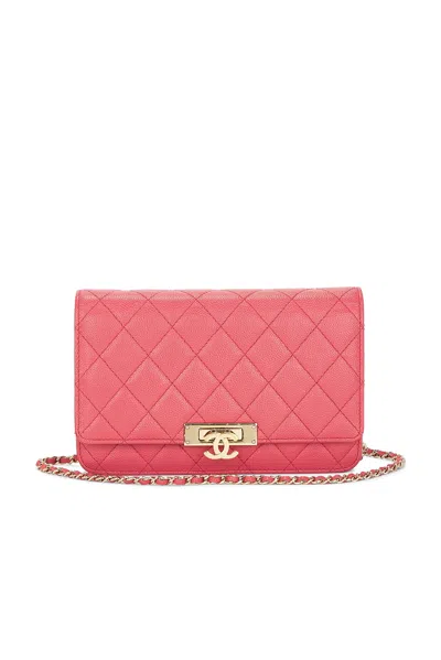 Pre-owned Chanel Caviar Golden Class Wallet On Chain In Pink