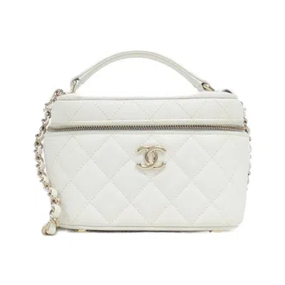 Pre-owned Chanel Caviar Leather Shoulder Bag () In White