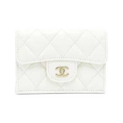 Pre-owned Chanel Caviar Leather Wallet (tri-fold) () In White