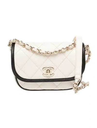 Pre-owned Chanel Caviar Mini Round Messenger In Neutral