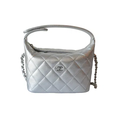 Pre-owned Chanel Caviar Quilted Hobo Bags Silver