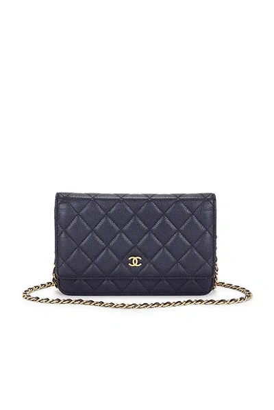 Pre-owned Chanel Caviar Wallet On Chain In Blue