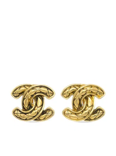 Pre-owned Chanel 1980-1990 Diamond-quilted Cc Clip-on Earrings In 金色