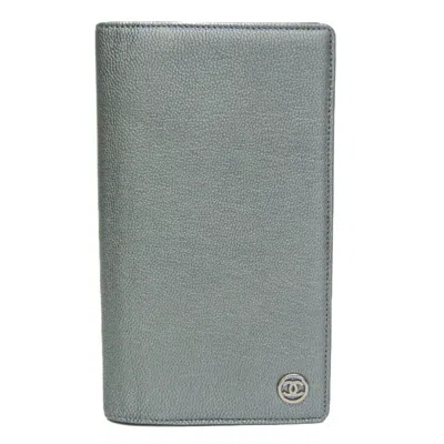 Pre-owned Chanel Cc Button Bi-fold Card Case Leather Silver Leather Card Holders Accessory ()