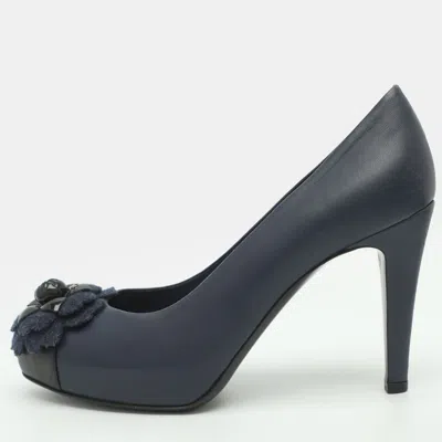 Pre-owned Chanel Cc Camellia Size 38 Navy Blue Leather Platform Pumps