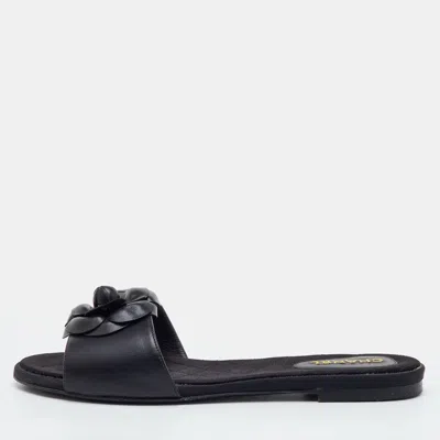 Pre-owned Chanel Cc Camellia Size 39 Black Leather Flat Slide Sandals