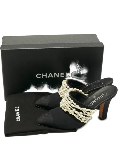 Pre-owned Chanel Cc Cap-toe Embellished Heeled Mules In Black
