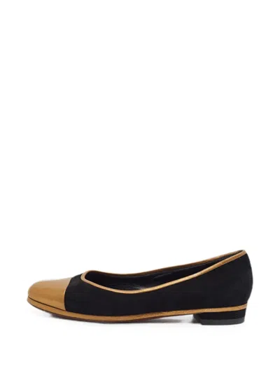 Pre-owned Chanel Cc Cap-toe Ballet Flats In Black