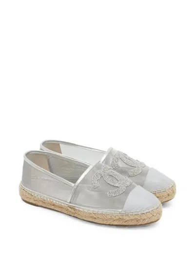 Pre-owned Chanel Cc Cap-toe Espadrilles In White