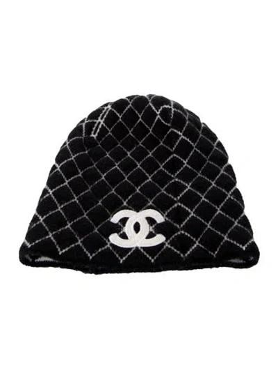 Pre-owned Chanel Cc Cashmere Beanie In Black
