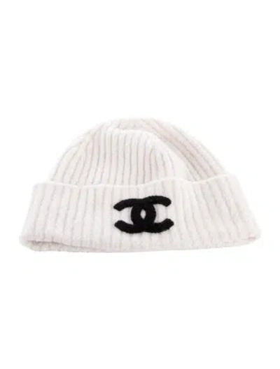 Pre-owned Chanel Cc Cashmere Beanie In Neutrals