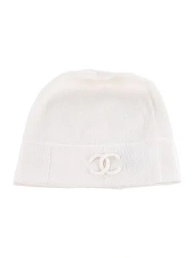 Pre-owned Chanel Cc Cashmere Blend Beanie In White