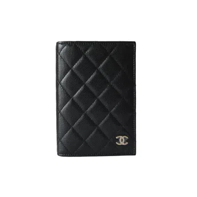 Pre-owned Chanel Cc Caviar Quilted Passport Holder Black