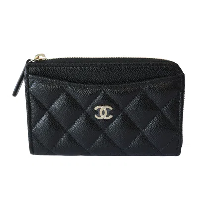 Pre-owned Chanel Cc Caviar Quilted Zip Around Card Holder Black