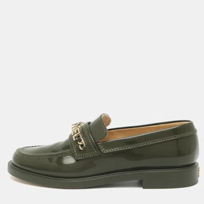 Pre-owned Chanel Cc Chain Logo Size 38 Olive Green Patent Leather Loafers