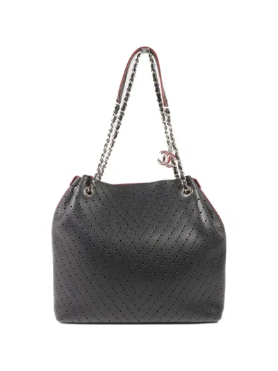 Pre-owned Chanel Cc Chain-link-strap Tote Bag In Black