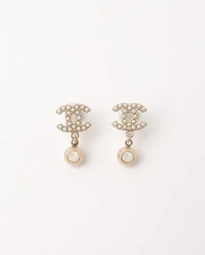 Pre-owned Chanel Cc Charm Earrings In Gold