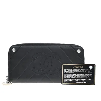 Pre-owned Chanel Cc Charm Zip Around Quilted Lambskin Black Leather Wallets Accessory ()