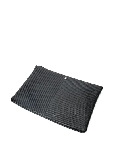 Pre-owned Chanel Cc Chevron-quilted Clutch Bag In Black