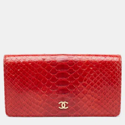 Pre-owned Chanel Cc Classic Red Python Continental Wallet