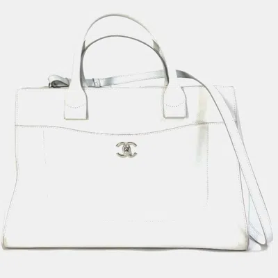 Pre-owned Chanel Cc Coco Mark Neo Executive Large Handbag In Caviar Skin White