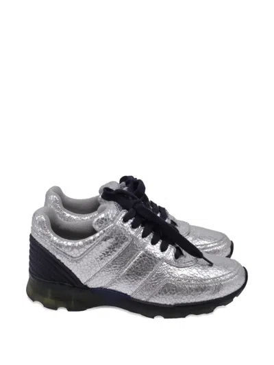 Pre-owned Chanel Cc Crackled Lace-up Leather Sneakers In Silver
