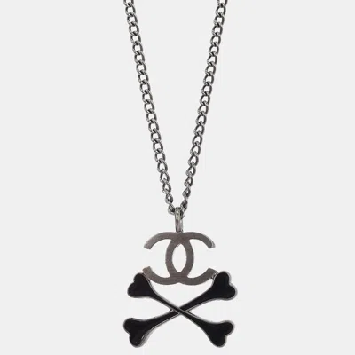 Pre-owned Chanel Cc Crossbones Pendant Necklace Silver Black